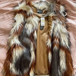 NWT Bebe faux fur vest
